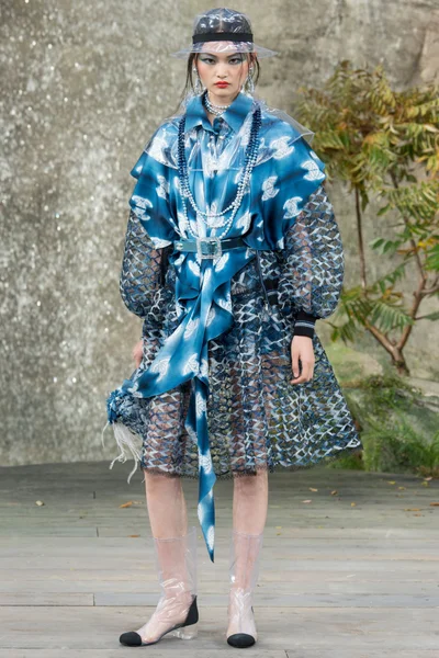 Look 60